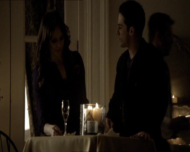 VampireDiariesWorld_dot_org-118UnderControl1340.jpg