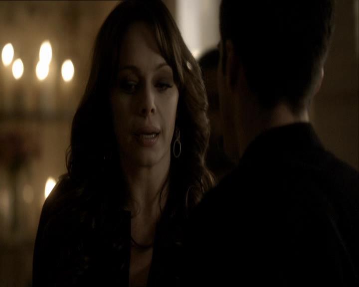 VampireDiariesWorld_dot_org-118UnderControl1342.jpg