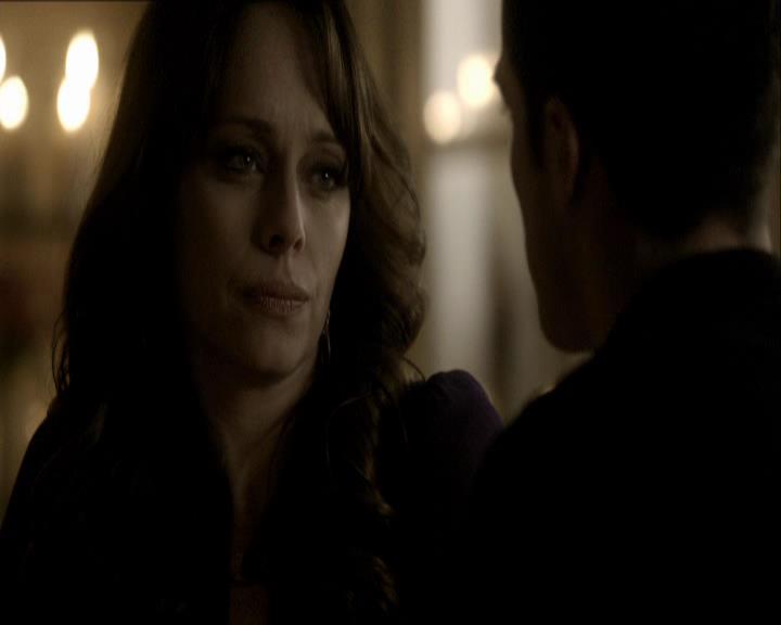 VampireDiariesWorld_dot_org-118UnderControl1357.jpg