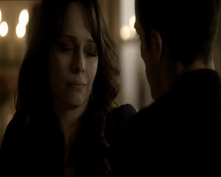 VampireDiariesWorld_dot_org-118UnderControl1361.jpg