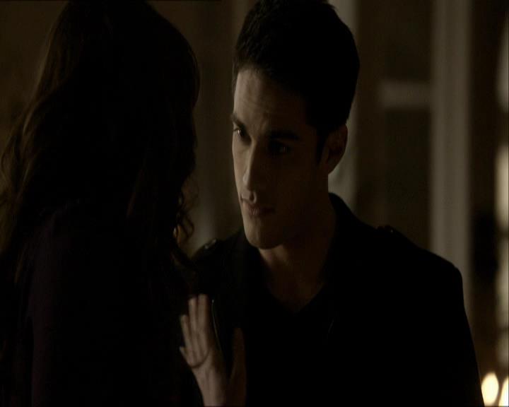 VampireDiariesWorld_dot_org-118UnderControl1374.jpg