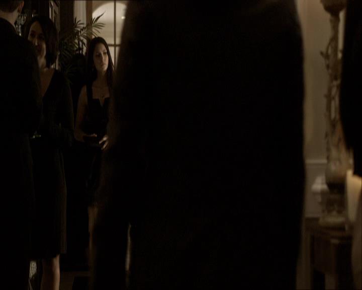 VampireDiariesWorld_dot_org-118UnderControl1381.jpg