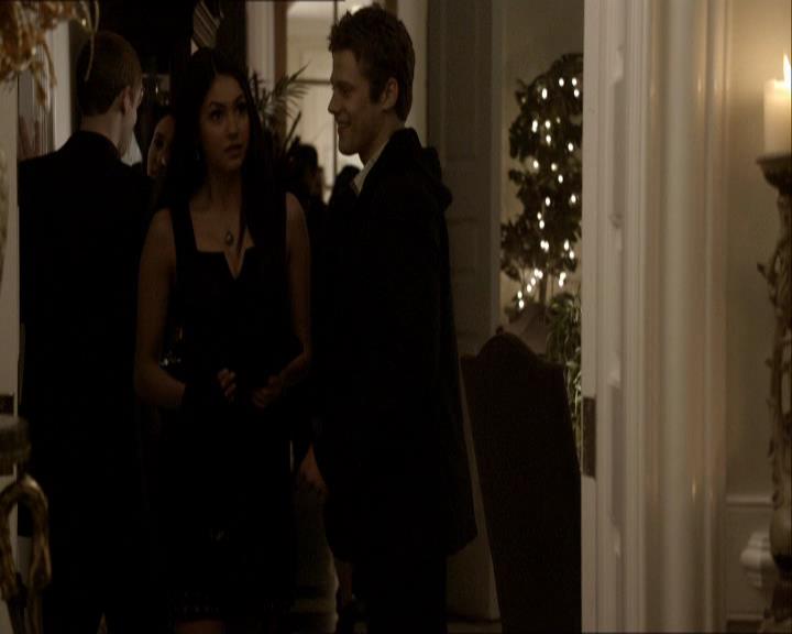 VampireDiariesWorld_dot_org-118UnderControl1385.jpg