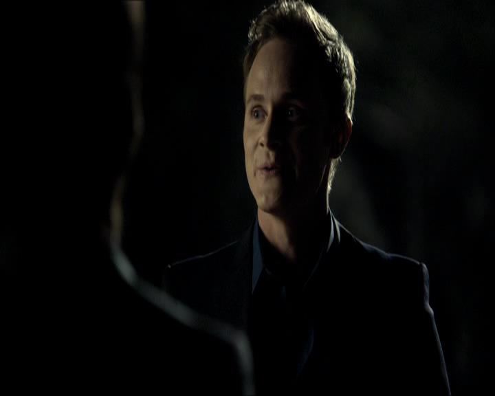 VampireDiariesWorld_dot_org-118UnderControl2000.jpg