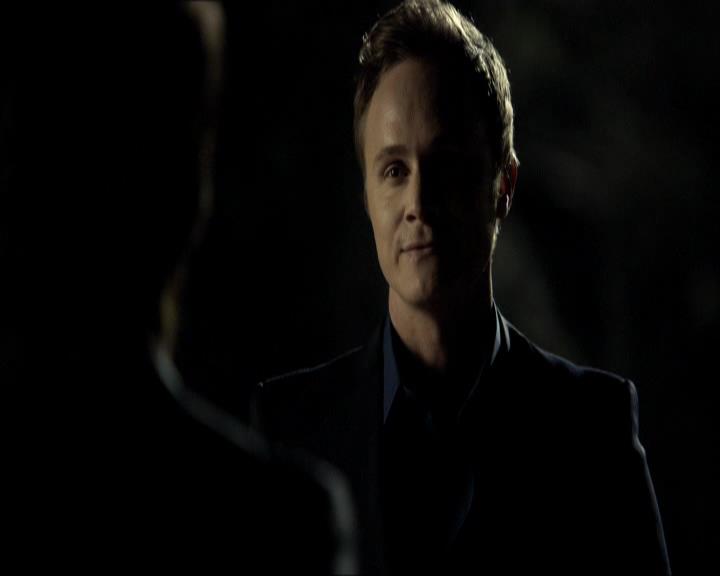 VampireDiariesWorld_dot_org-118UnderControl2004.jpg