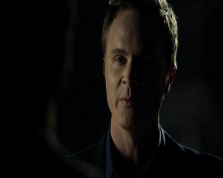 VampireDiariesWorld_dot_org-118UnderControl2006.jpg