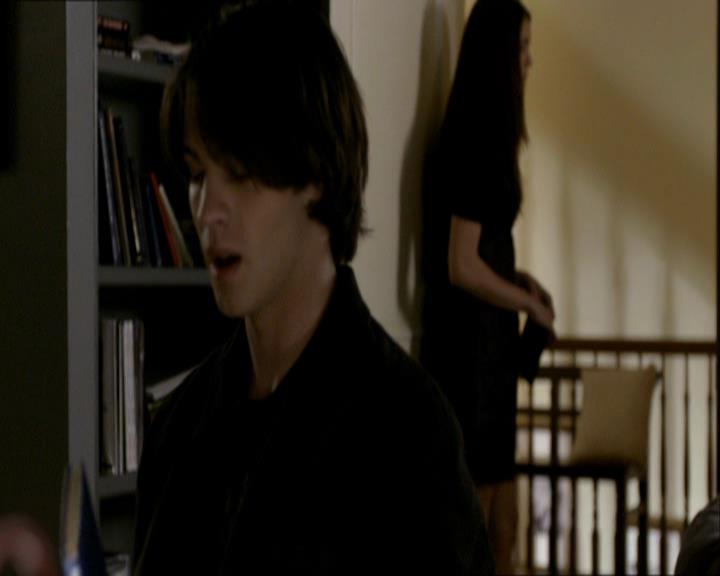 VampireDiariesWorld_dot_org-118UnderControl2046.jpg