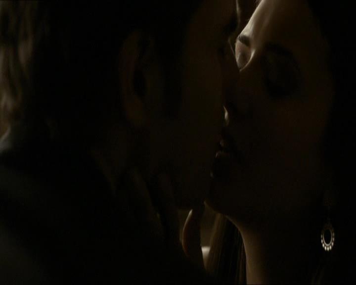 VampireDiariesWorld_dot_org-118UnderControl2169.jpg