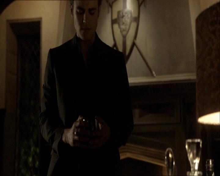 VampireDiariesWorld_dot_org-118UnderControl2257.jpg