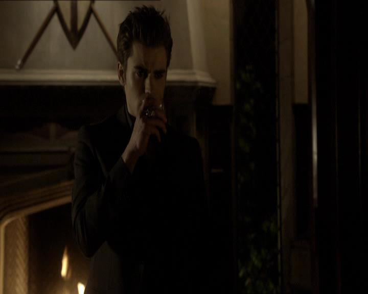 VampireDiariesWorld_dot_org-118UnderControl2275.jpg