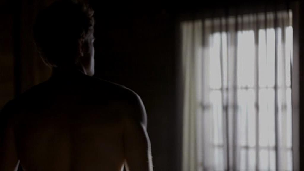 VampireDiariesWorld-dot-org_TVD-S1-SpecialFeatures_IntoMysticFalls_Captures00037.jpg