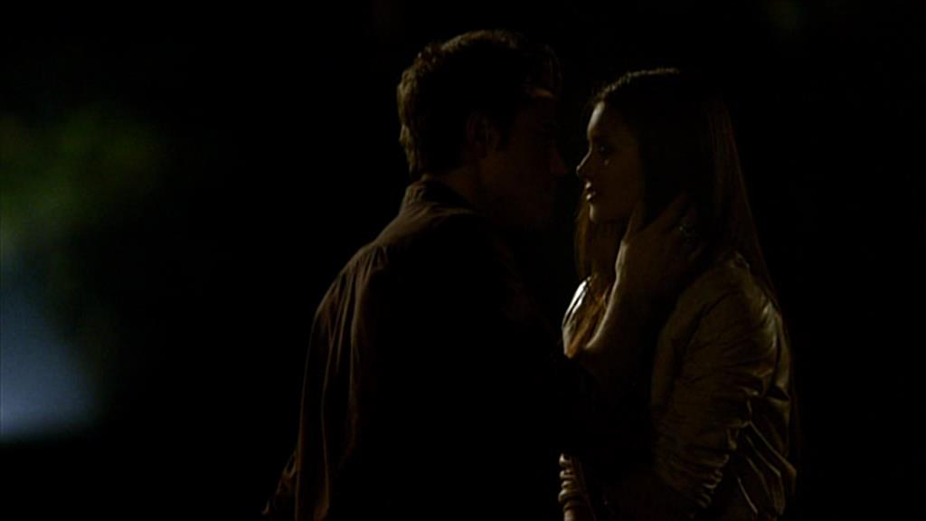 VampireDiariesWorld-dot-org_TVD-S1-SpecialFeatures_IntoMysticFalls_Captures00040.jpg