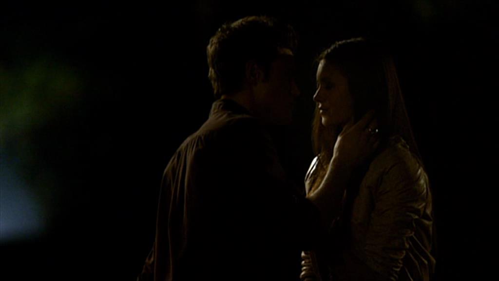 VampireDiariesWorld-dot-org_TVD-S1-SpecialFeatures_IntoMysticFalls_Captures00041.jpg