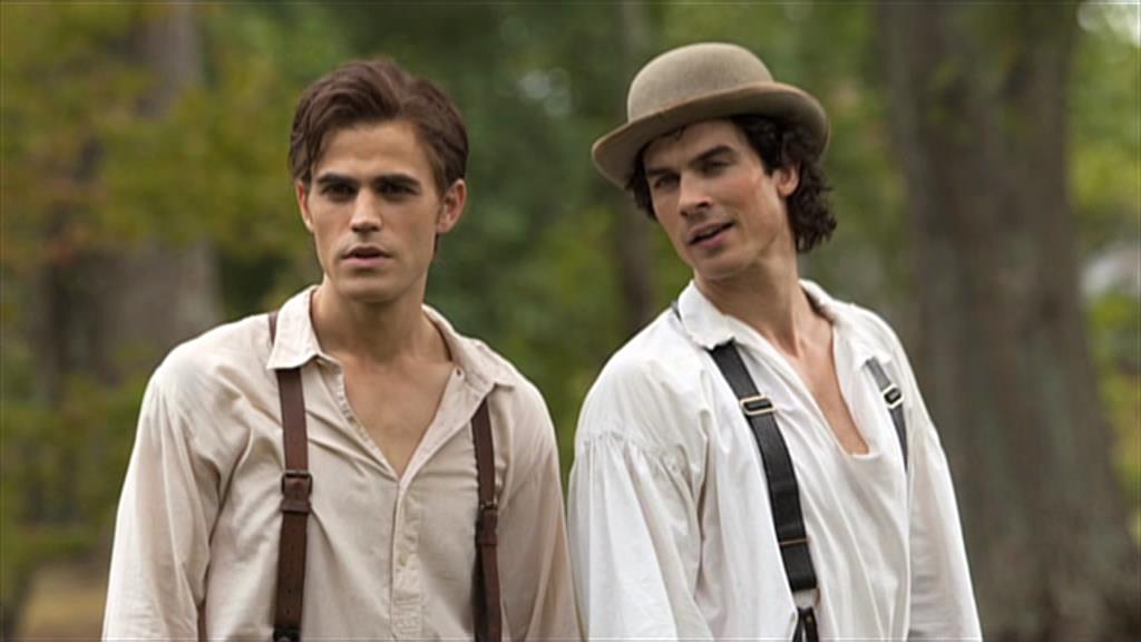 VampireDiariesWorld-dot-org_TVD-S1-SpecialFeatures_IntoMysticFalls_Captures01482.jpg