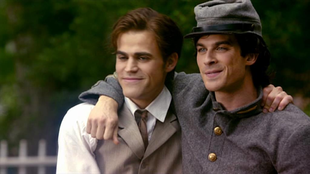 VampireDiariesWorld-dot-org_TVD-S1-SpecialFeatures_IntoMysticFalls_Captures01496.jpg