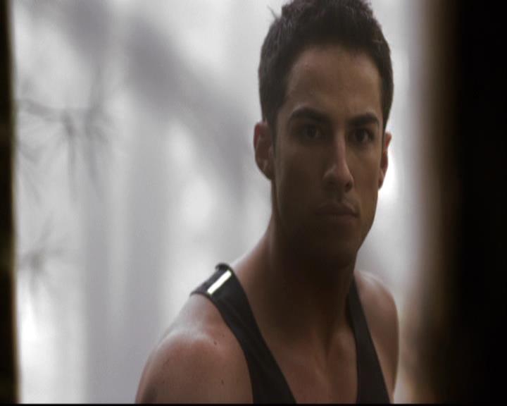 VampireDiariesWorld-dot-org_2x03BadMoonRising0074.jpg