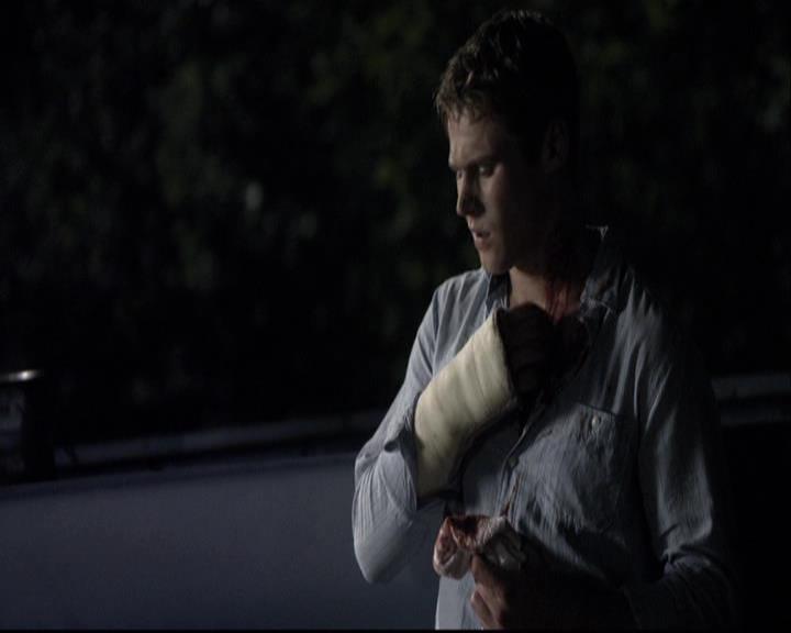 VampireDiariesWorld-dot-org_2x03BadMoonRising1945.jpg