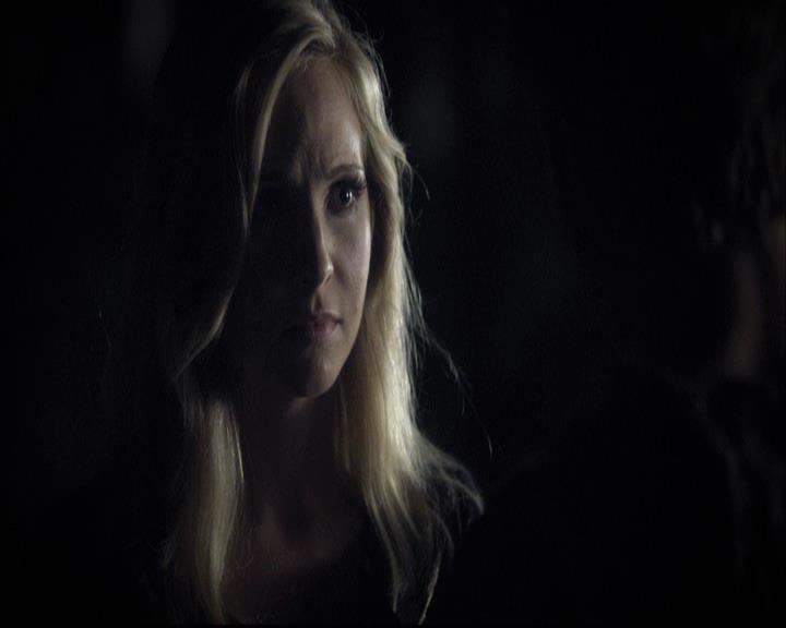 VampireDiariesWorld-dot-org_2x03BadMoonRising1965.jpg