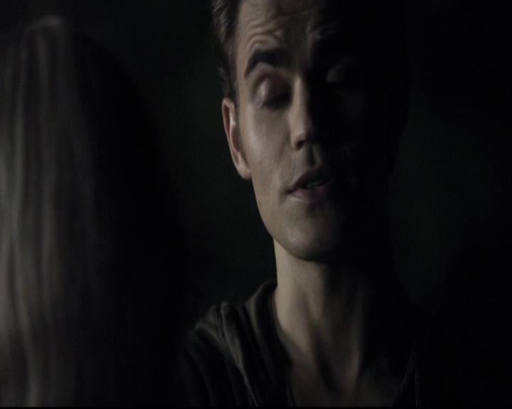 VampireDiariesWorld-dot-org_2x03BadMoonRising1971.jpg