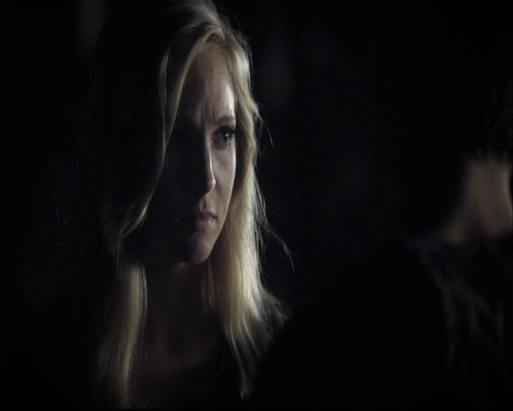 VampireDiariesWorld-dot-org_2x03BadMoonRising1978.jpg