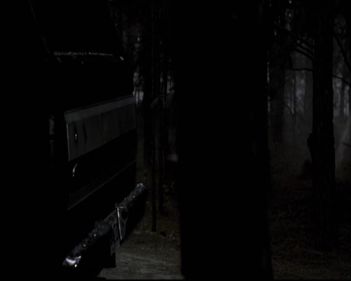 VampireDiariesWorld-dot-org_2x03BadMoonRising1985.jpg