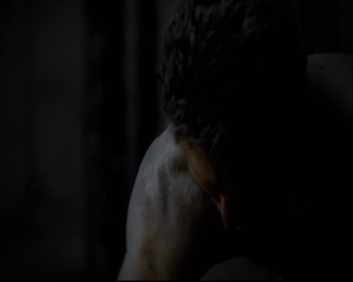 VampireDiariesWorld-dot-org_2x03BadMoonRising2008.jpg