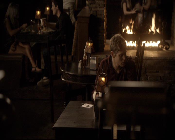 VampireDiariesWorld-dot-org_2x03BadMoonRising2021.jpg