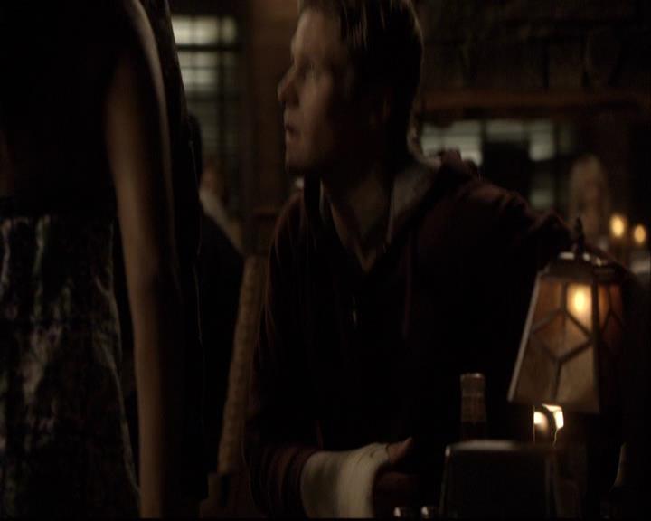 VampireDiariesWorld-dot-org_2x03BadMoonRising2056.jpg