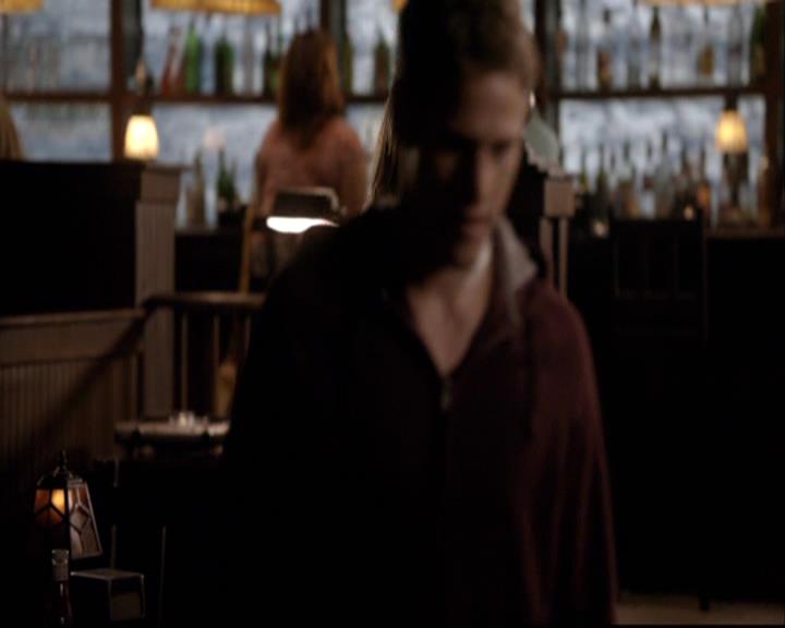 VampireDiariesWorld-dot-org_2x03BadMoonRising2075.jpg