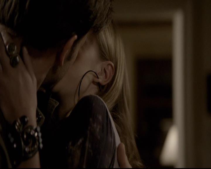 VampireDiariesWorld-dot-org_2x03BadMoonRising2130.jpg