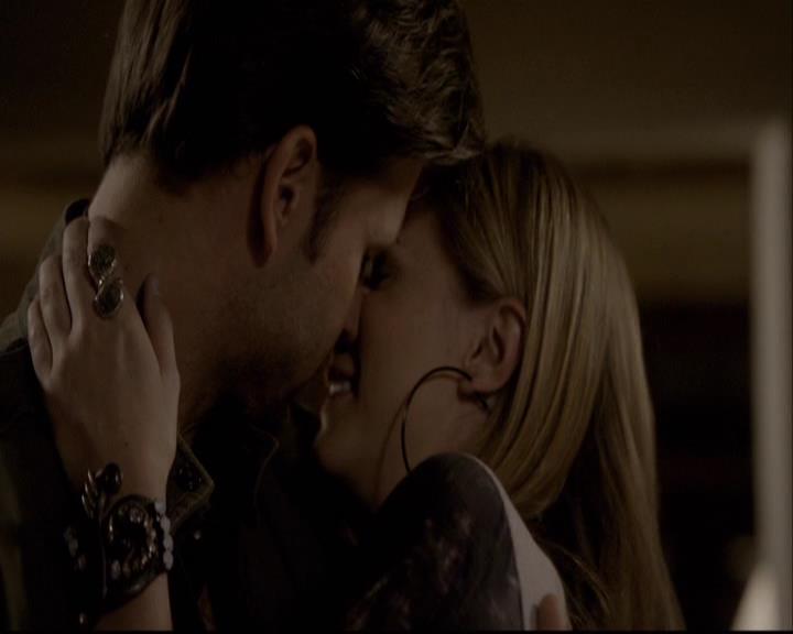 VampireDiariesWorld-dot-org_2x03BadMoonRising2133.jpg