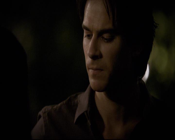 VampireDiariesWorld-dot-org_2x03BadMoonRising2211.jpg