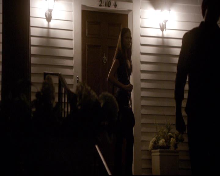 VampireDiariesWorld-dot-org_2x03BadMoonRising2222.jpg