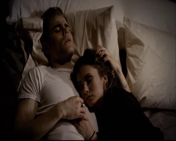 VampireDiariesWorld-dot-org_2x04MemoryLane0105.jpg