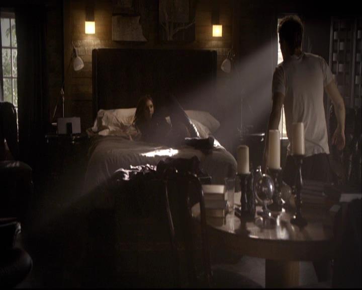 VampireDiariesWorld-dot-org_2x04MemoryLane0117.jpg