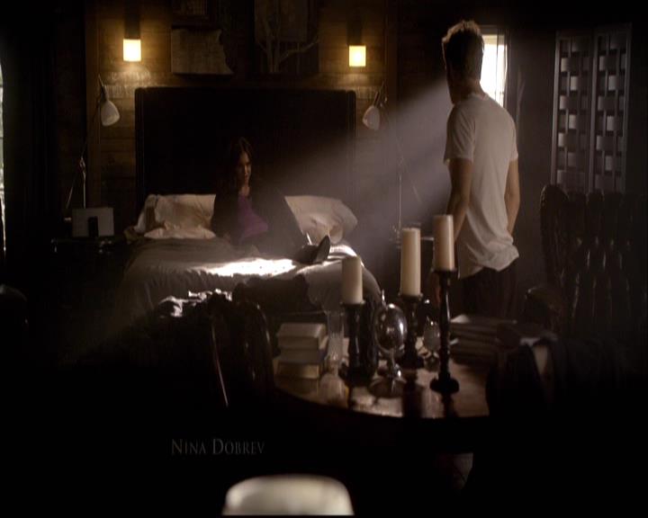 VampireDiariesWorld-dot-org_2x04MemoryLane0128.jpg