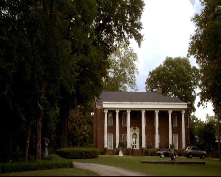 VampireDiariesWorld-dot-org_2x04MemoryLane0230.jpg