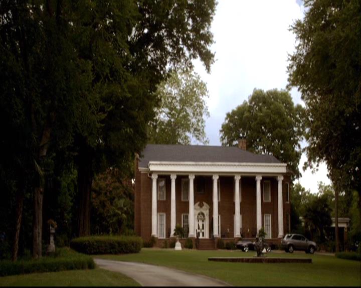 VampireDiariesWorld-dot-org_2x04MemoryLane0231.jpg