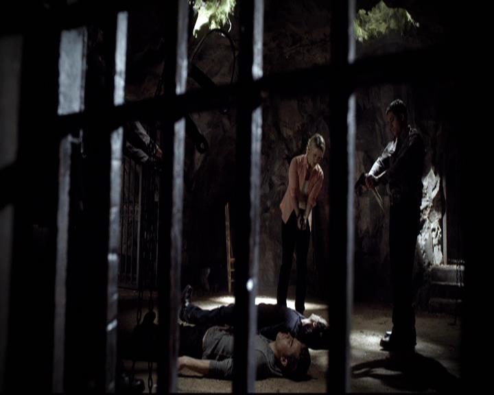 VampireDiariesWorld-dot-org_2x05KillOrBeKilled1362.jpg