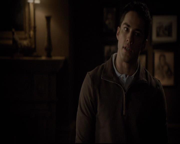 VampireDiariesWorld-dot-org_2x05KillOrBeKilled1946.jpg