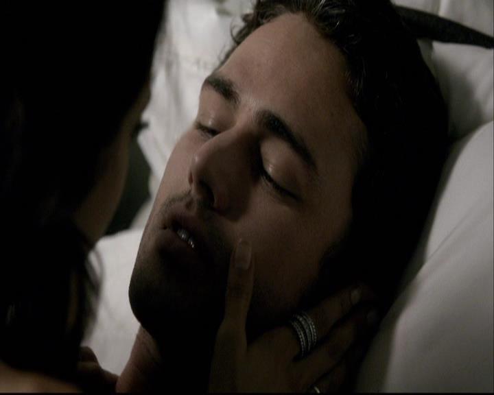 VampireDiariesWorld-dot-org_2x06PlanB0140.jpg