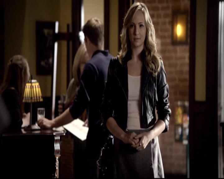 VampireDiariesWorld-dot-org_2x07Masquerade0021.jpg