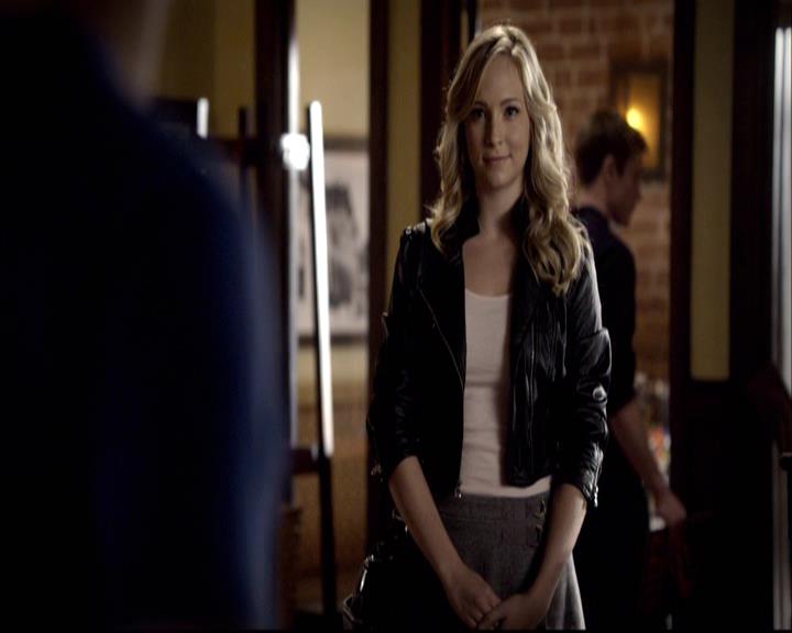 VampireDiariesWorld-dot-org_2x07Masquerade0024.jpg