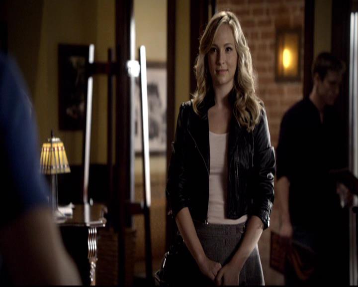 VampireDiariesWorld-dot-org_2x07Masquerade0026.jpg