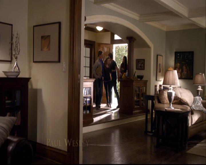 VampireDiariesWorld-dot-org_2x07Masquerade0115.jpg