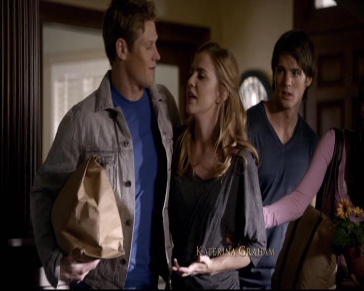 VampireDiariesWorld-dot-org_2x07Masquerade0124.jpg