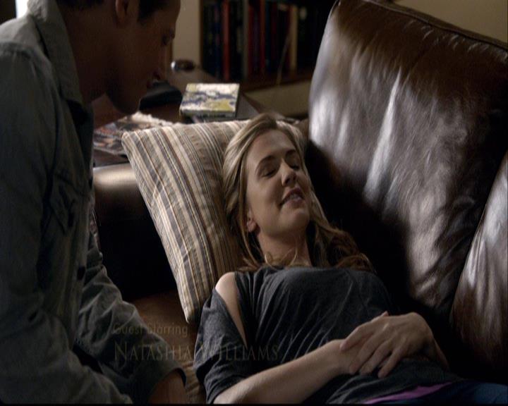 VampireDiariesWorld-dot-org_2x07Masquerade0145.jpg