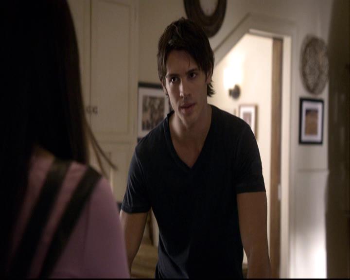 VampireDiariesWorld-dot-org_2x07Masquerade0150.jpg