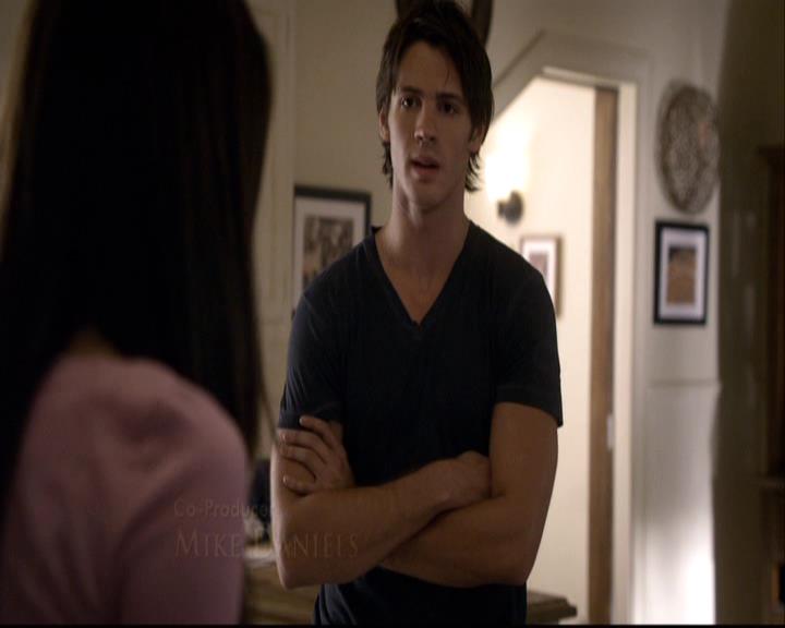 VampireDiariesWorld-dot-org_2x07Masquerade0160.jpg