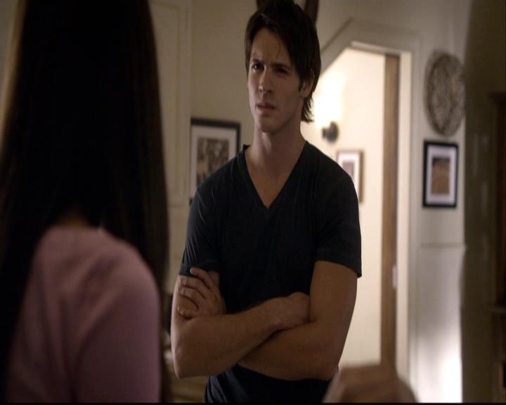 VampireDiariesWorld-dot-org_2x07Masquerade0162.jpg